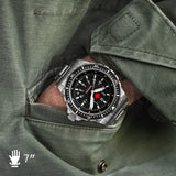 Cuarzo de buzo jumbo (JSAR) de arce rojo de 46mm con brazalete de acero inoxidable image