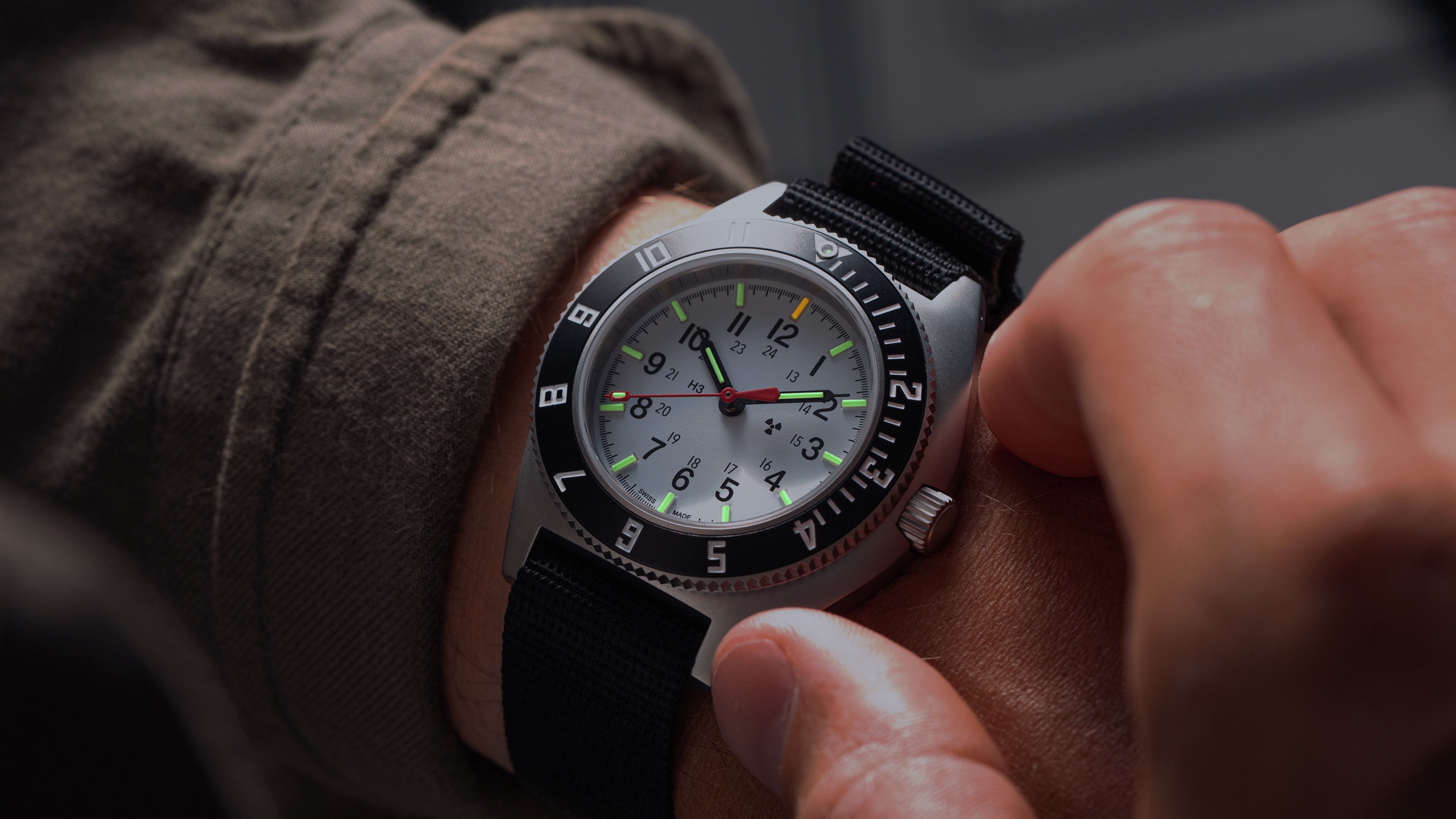Steel Navigator de 41 mm (SSNAV) sur kit de bracelet en caoutchouc noir 3 pièces image