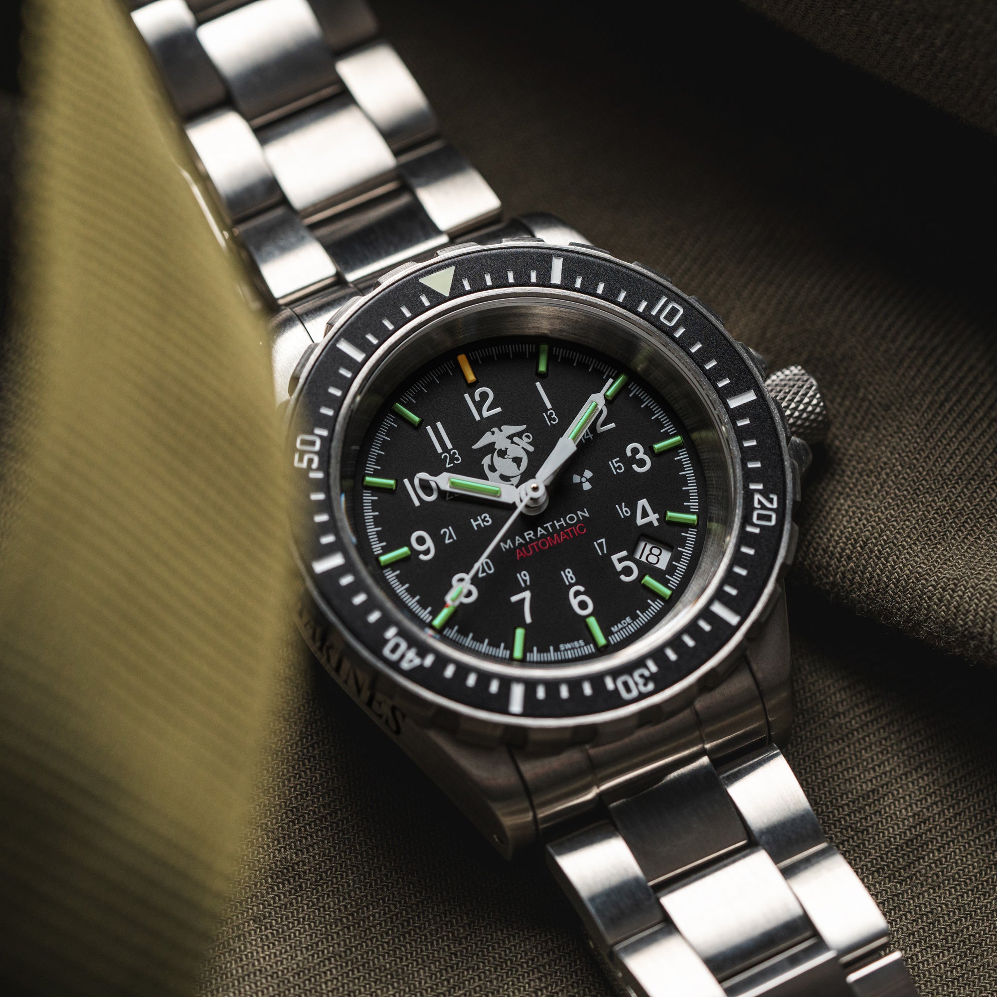 Grande montre automatique de plongée officielle USMC™ (GSAR) de 41mm avec bracelet en acier inoxydable