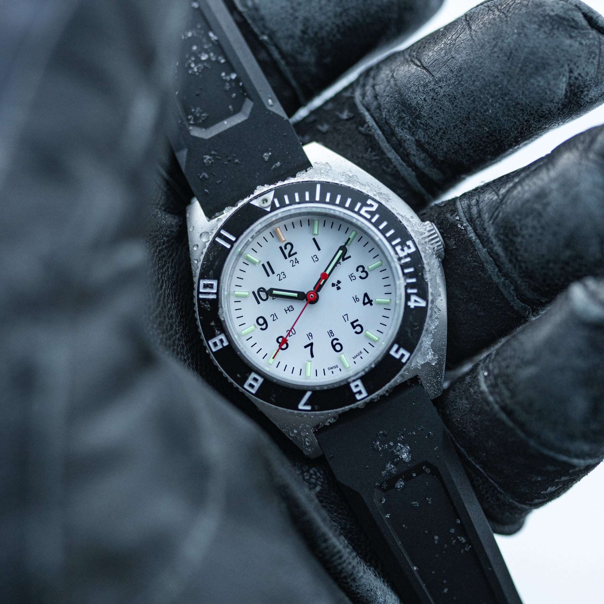 41mm Arctic Steel Navigator (SSNAV) on Ballistic Nylon image