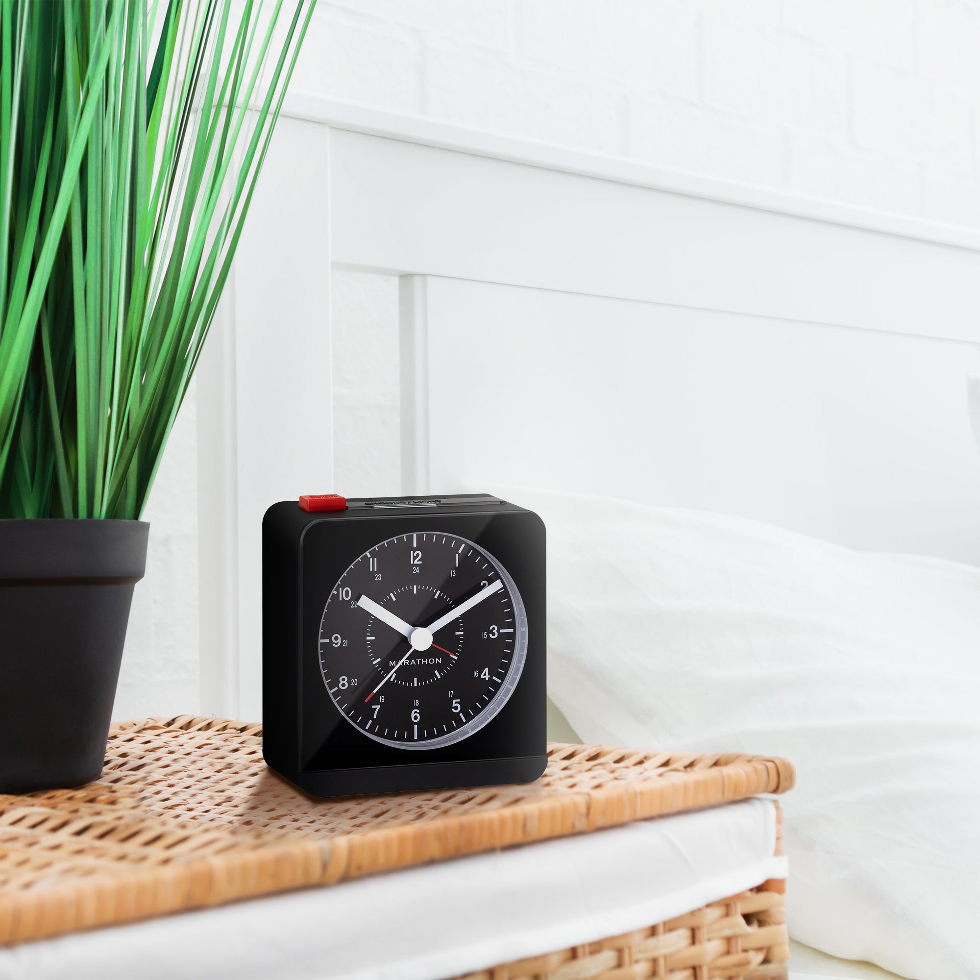 Analog Desk Alarm Clock with Auto Backlight