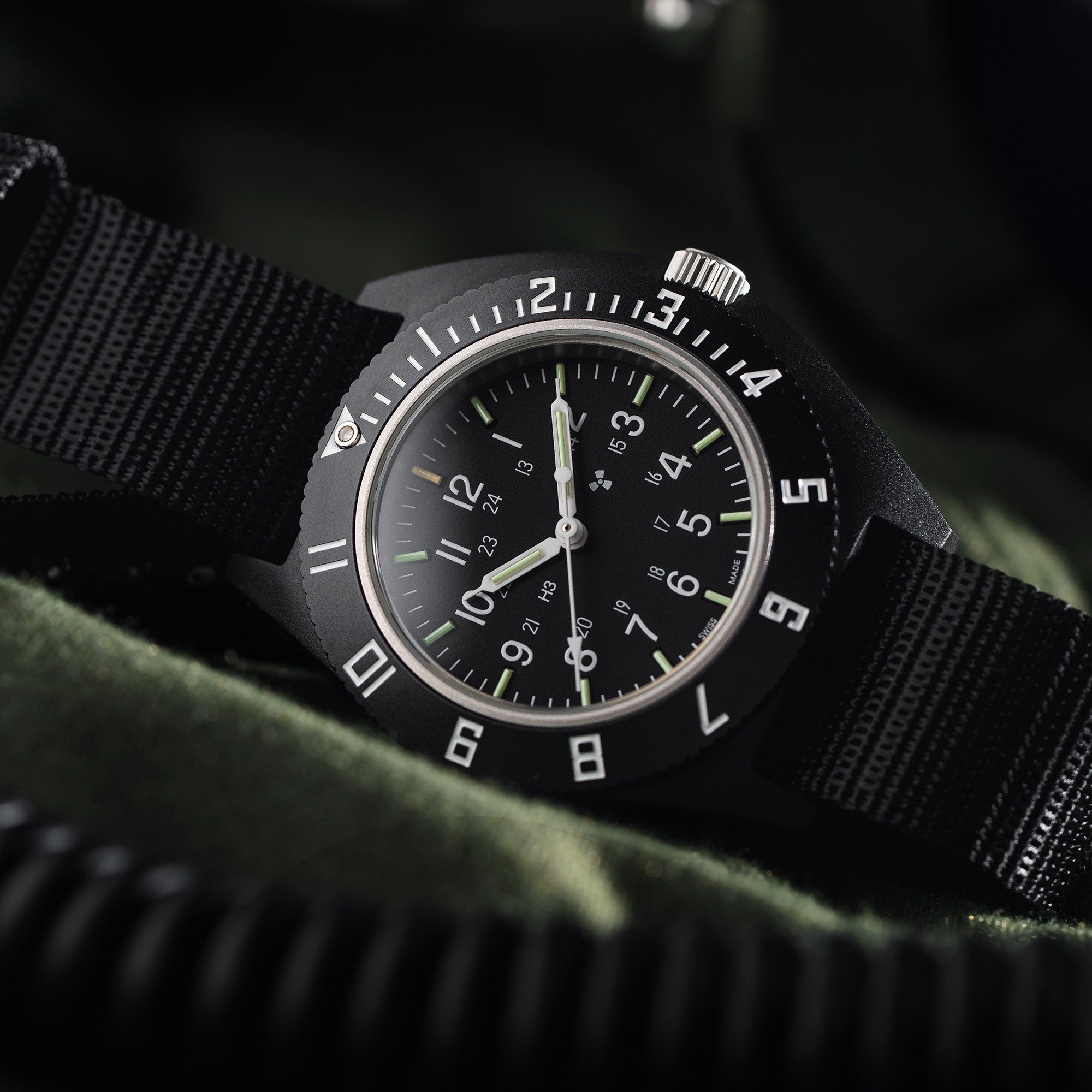 41mm CeraShell Quartz NAV on Ballistic Nylon Strap – Marathon Watch