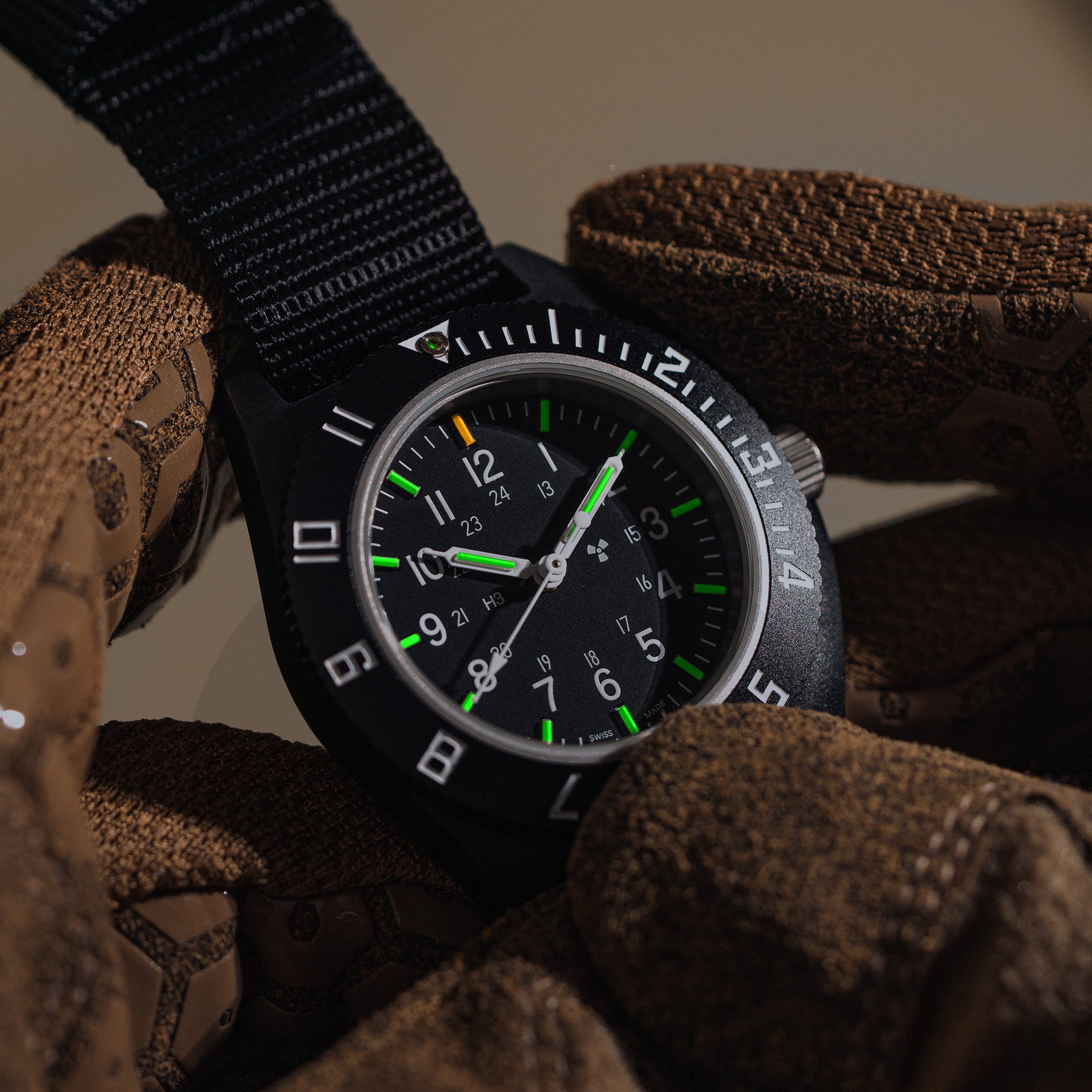 41mm CeraShell Quartz NAV on Ballistic Nylon Strap – Marathon Watch