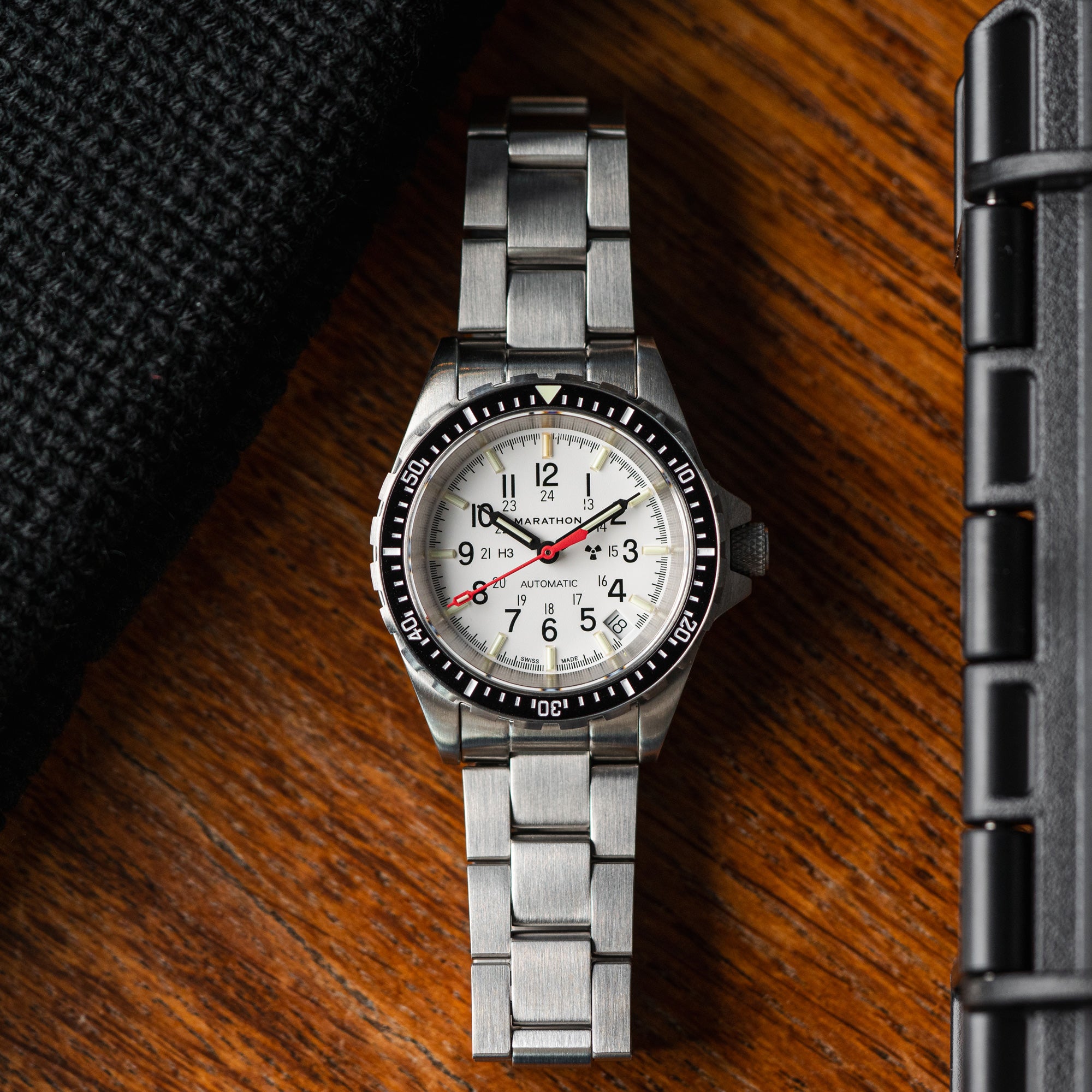 36mm Arctic Edition Medium Diver's Automatic (MSAR Auto) with Stainless Steel Bracelet image