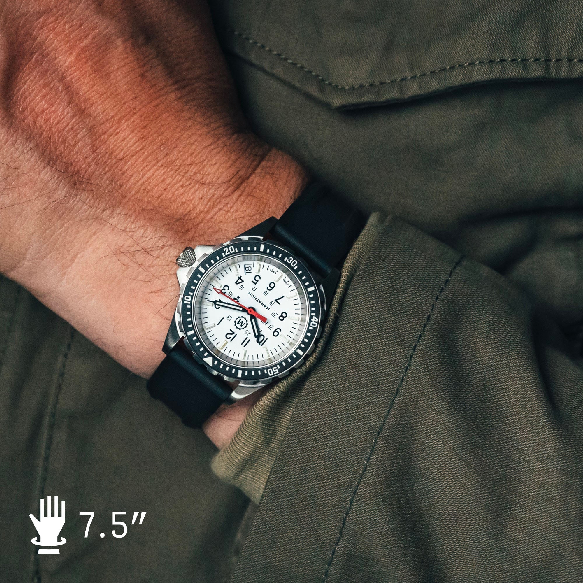 Cuarzo de buzo mediano Arctic Edition de 36mm (cuarzo MSAR) image