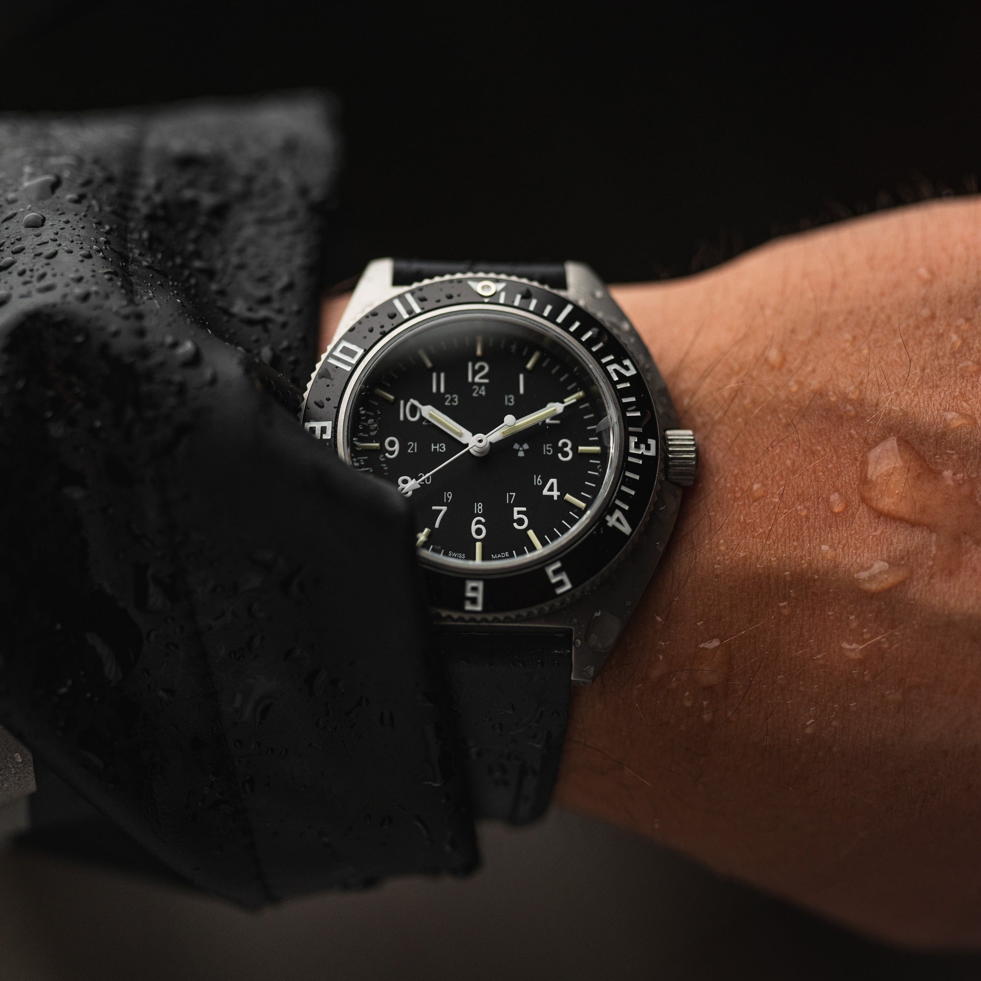 41mm Steel Navigator (SSNAV) on Black 3-Piece Rubber Strap Kit image