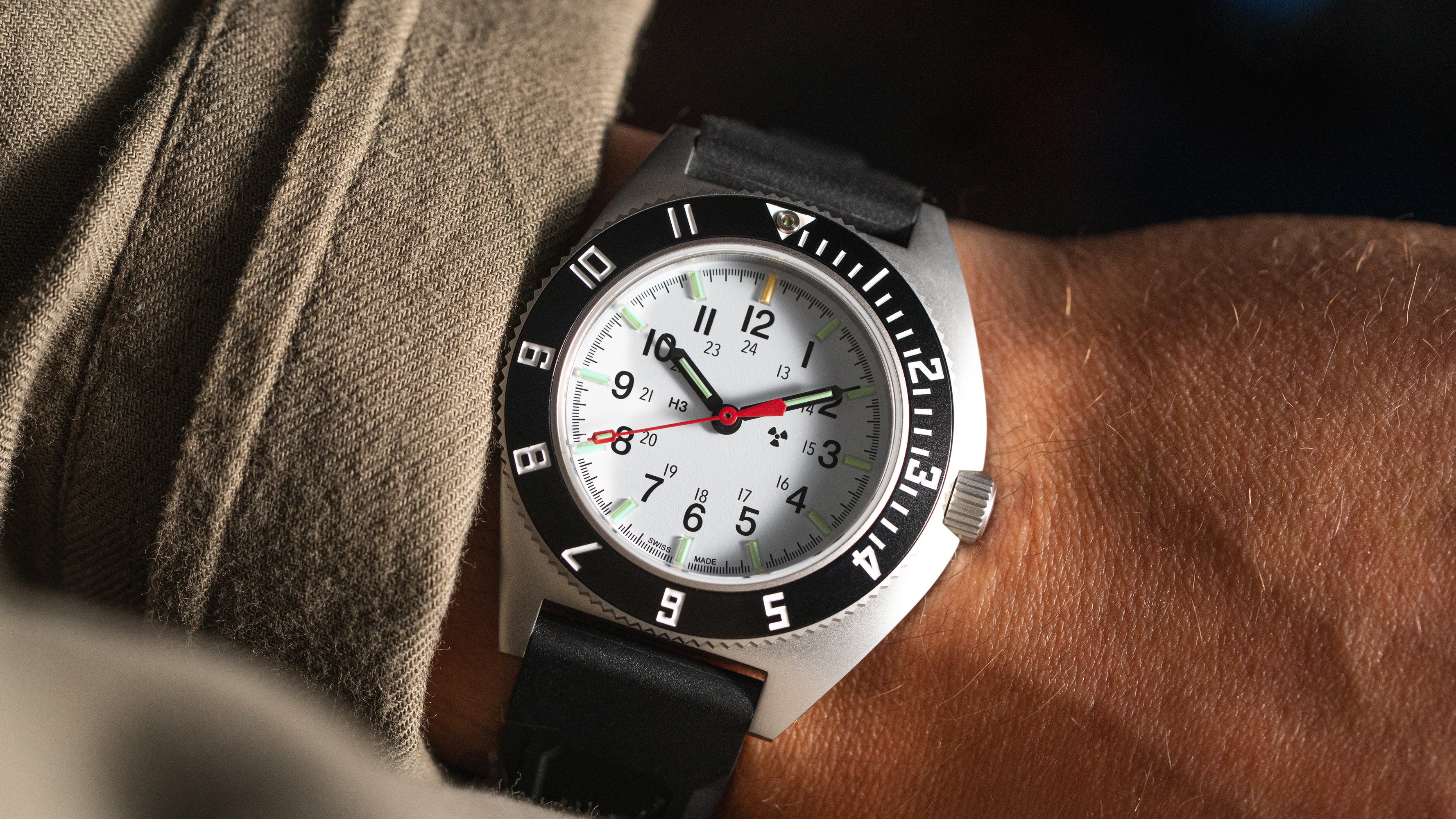 41mm Arctic Steel Navigator Automatic (Arctic SSNAV Auto) on Black 3-Piece Rubber Strap Kit image