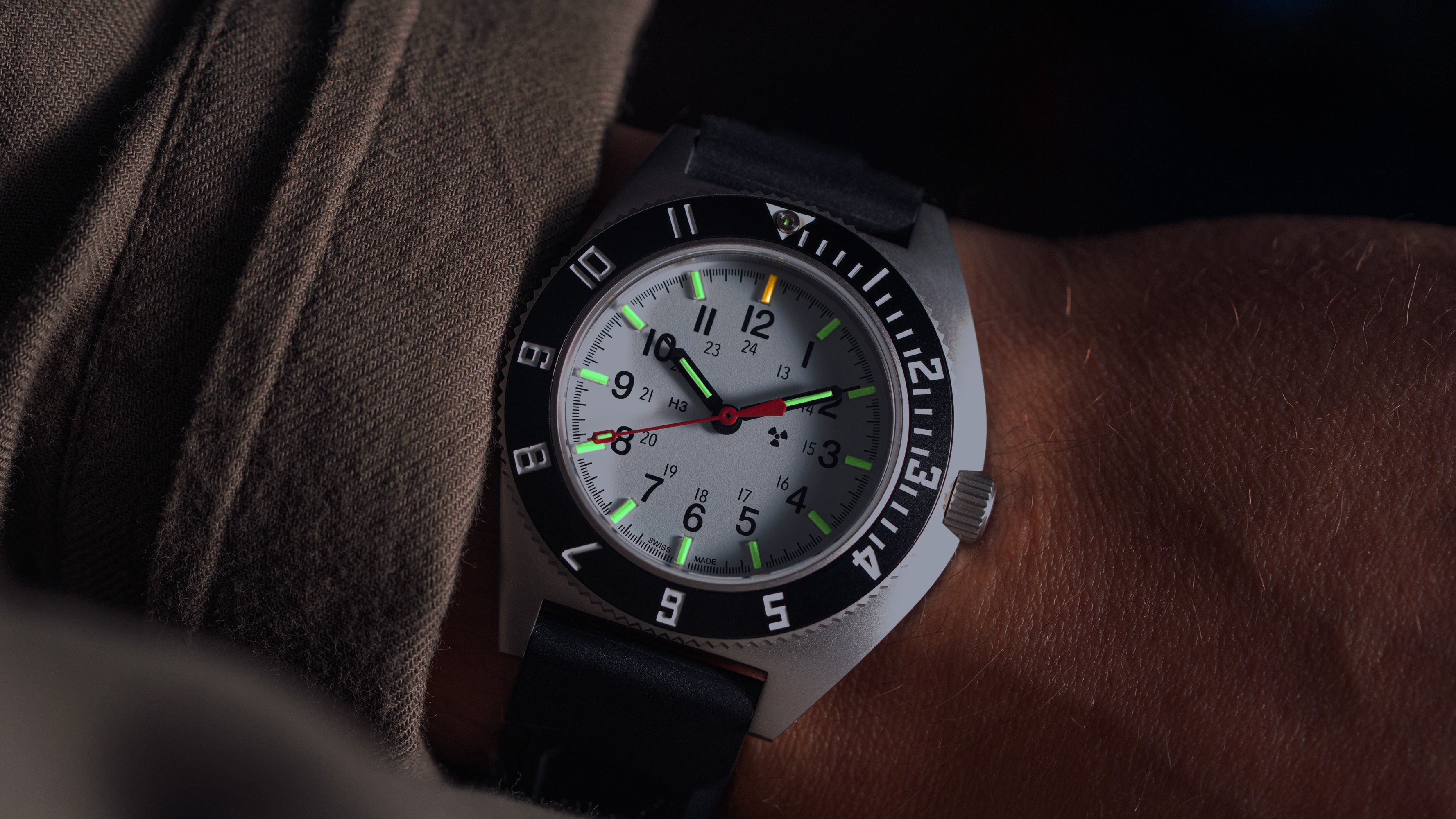 41mm Arctic Steel Navigator Automatic (Arctic SSNAV Auto) on Black 3-Piece Rubber Strap Kit image
