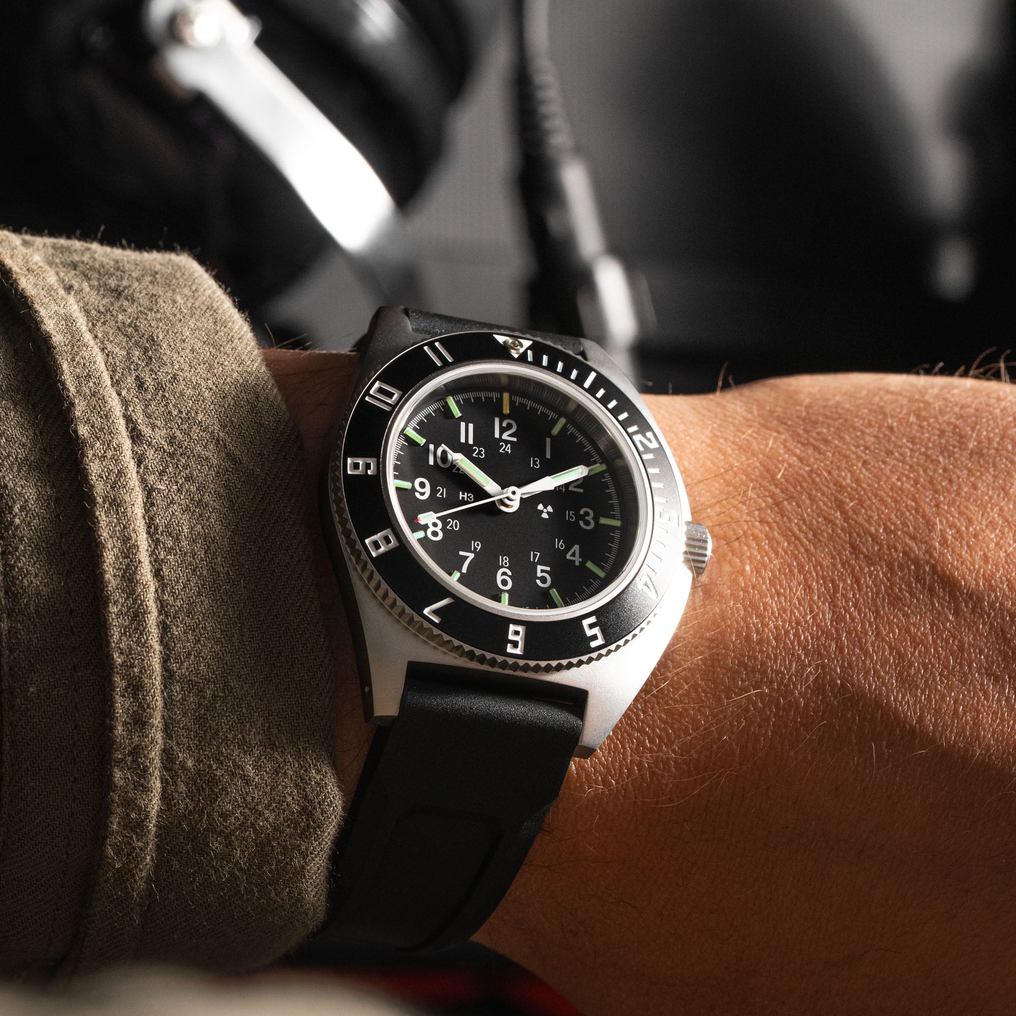 Steel Navigator de 41 mm (SSNAV) sur kit de bracelet en caoutchouc noir 3 pièces image