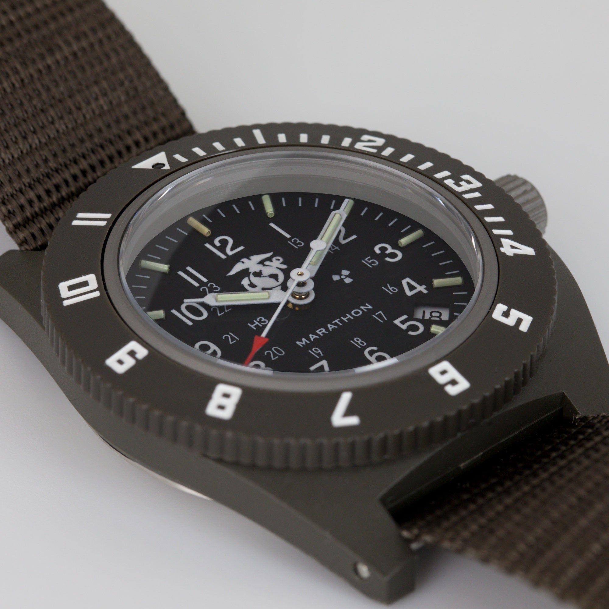 Navegador oficial del piloto verde salvia USMC de 41mm con fecha (cuarzo) image