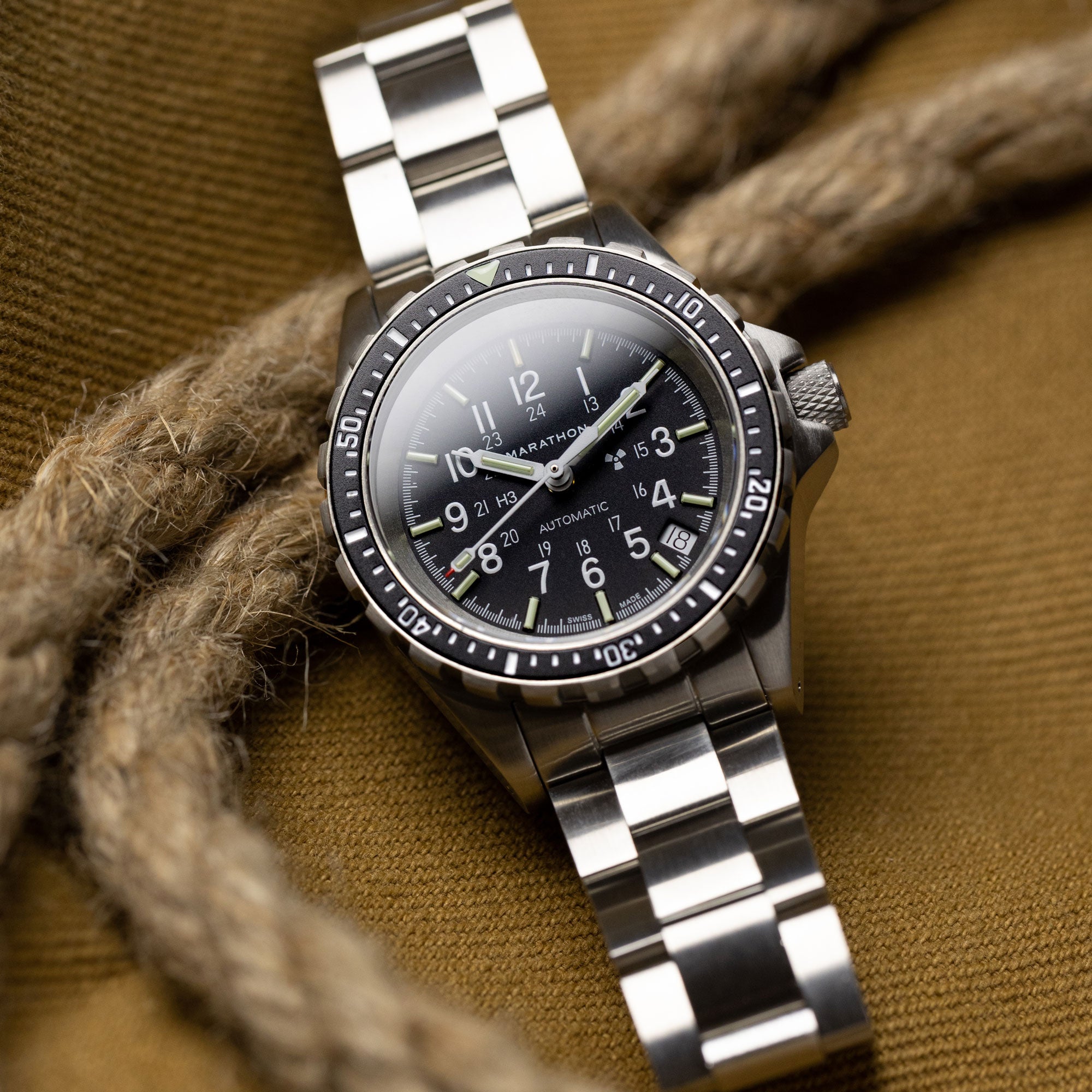 18mm Stainless Steel Bracelet (For Medium Dive) image