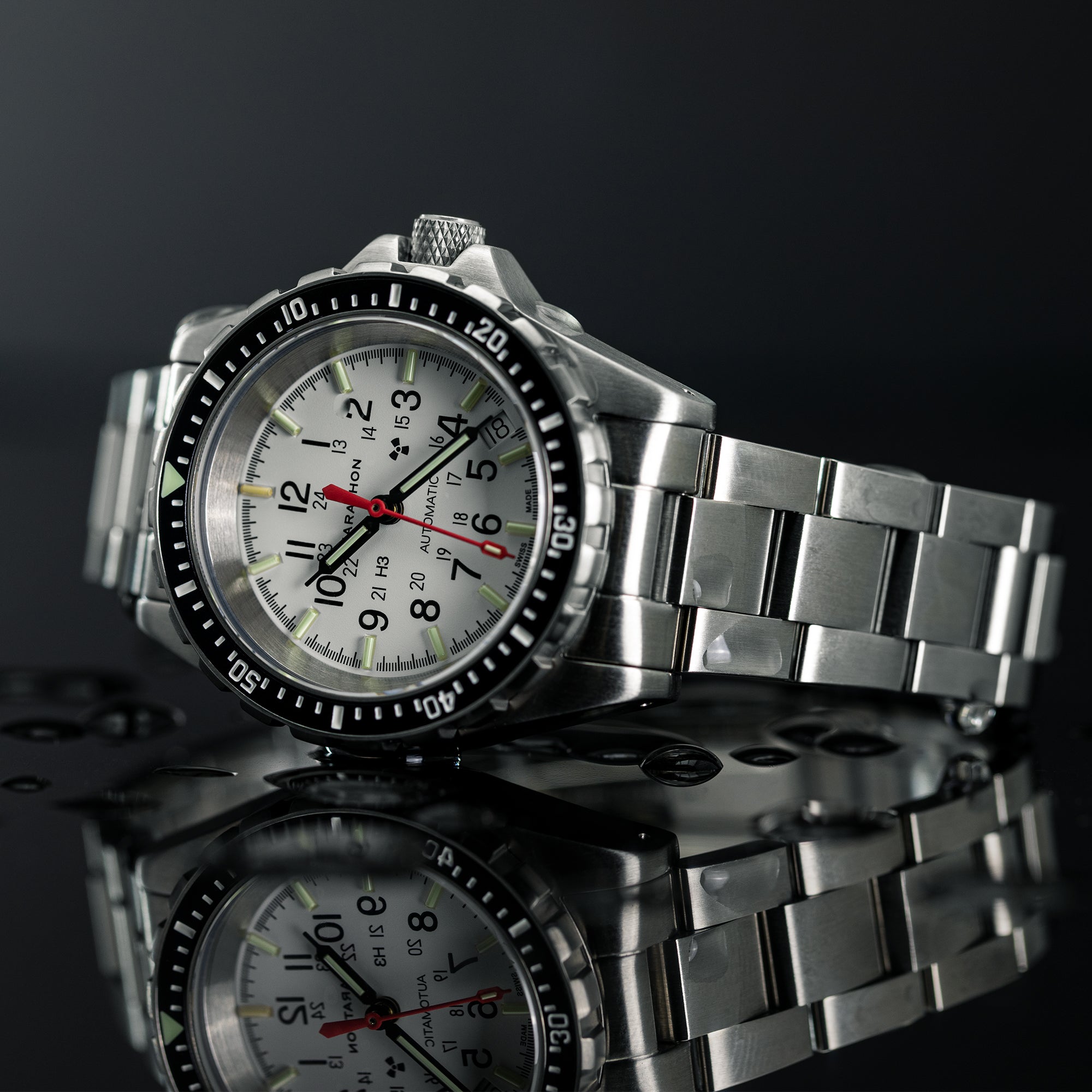 36mm Arctic Edition Medium Diver's Automatic (MSAR Auto) with Stainless Steel Bracelet image