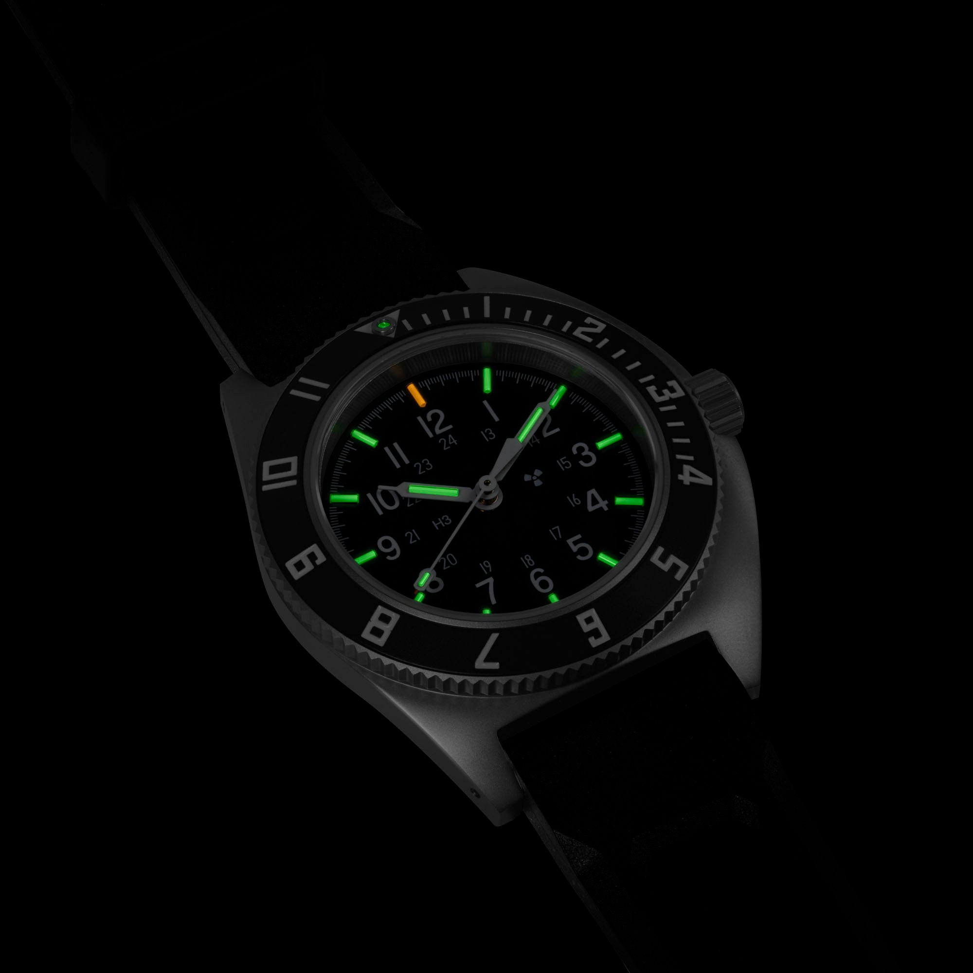 Steel Navigator de 41 mm (SSNAV) sur kit de bracelet en caoutchouc noir 3 pièces image