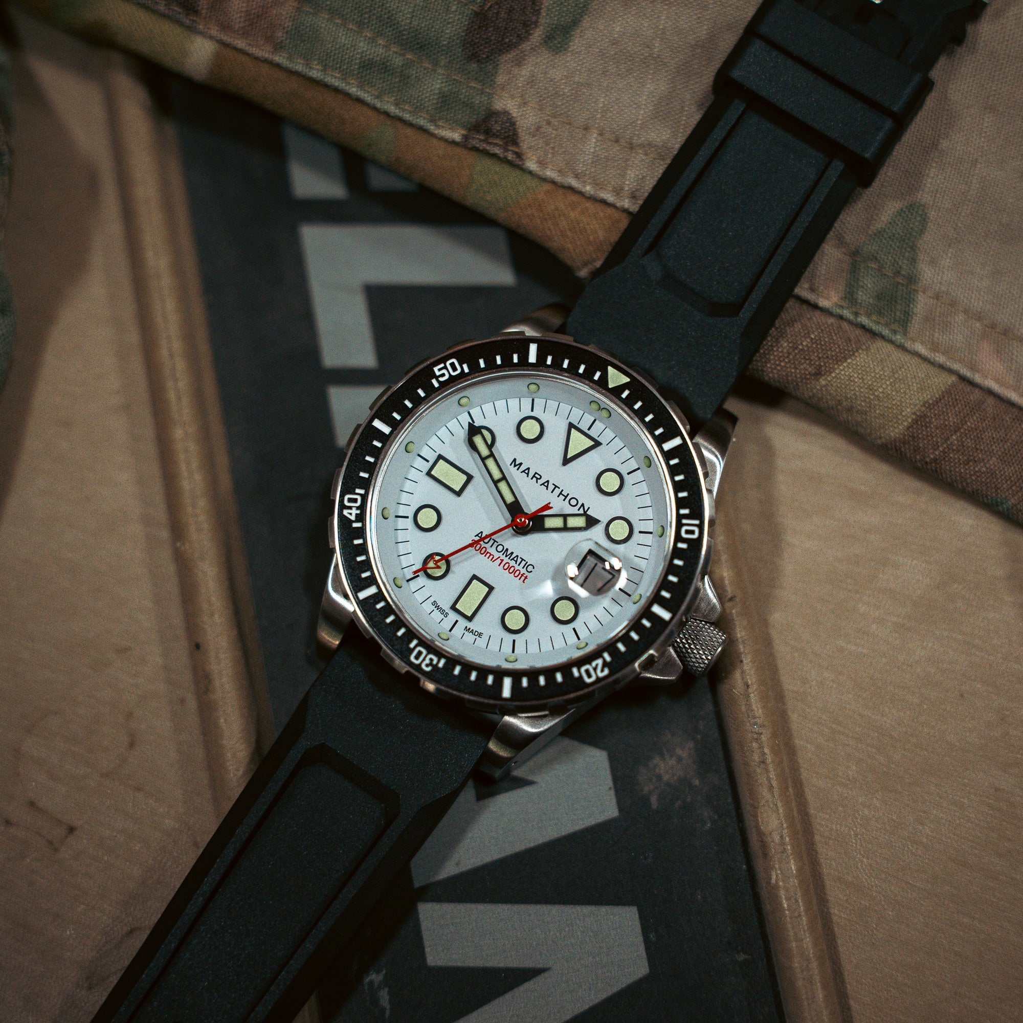 46mm Arctic Original SAR w/ Date on 3-Piece Rubber Strap Kit (OSAR-D)