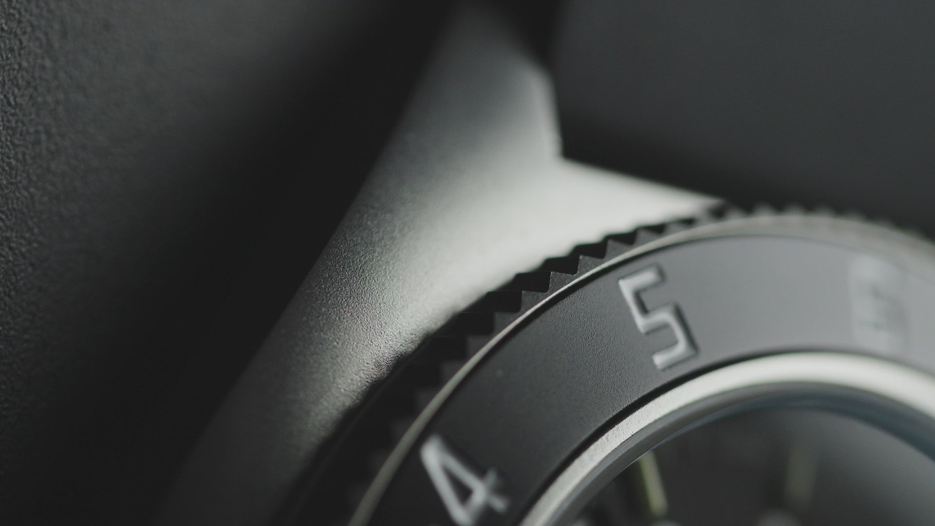 41mm Steel Navigator w/ Date (SSNAV-D) on Ballistic Nylon image