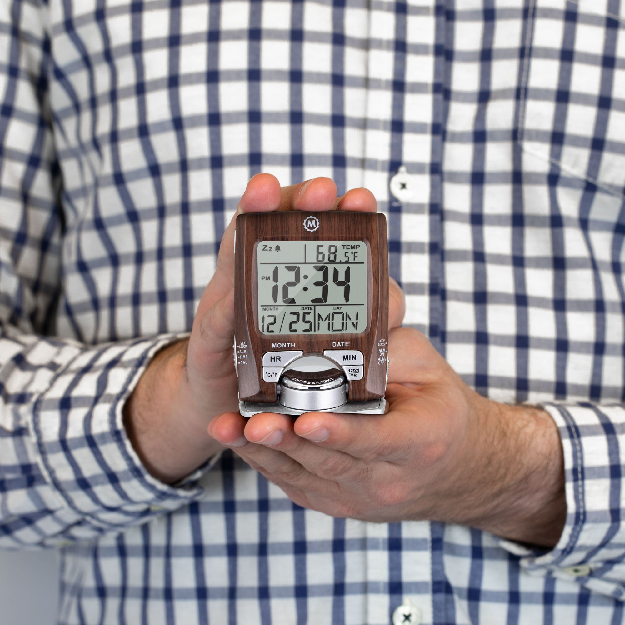 Despertador de viaje con calendario y temperatura