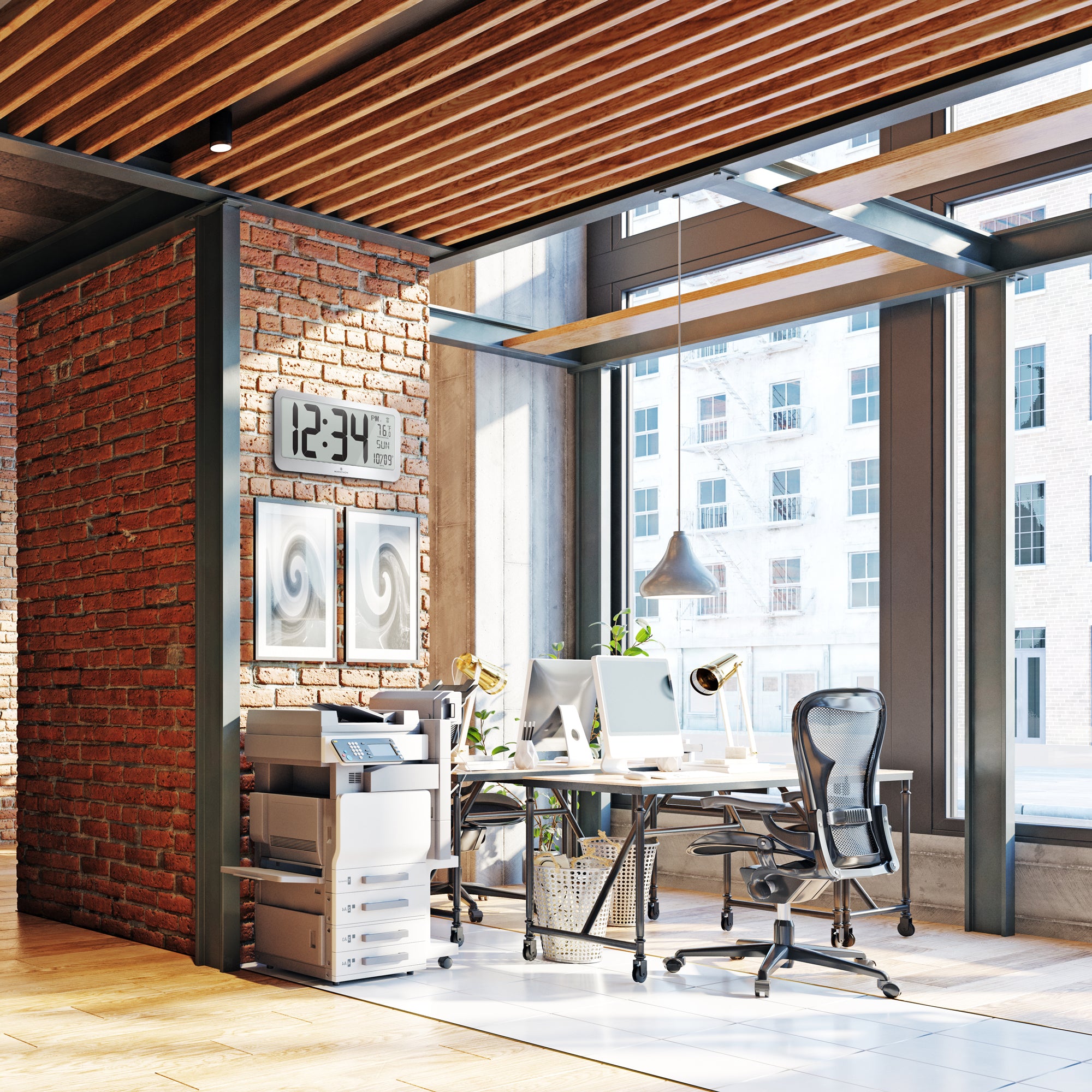 Jumbo Panoramic 8 Time Zone Self-Setting Wall Clock image