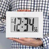 Reloj de pared digital con marco grande image