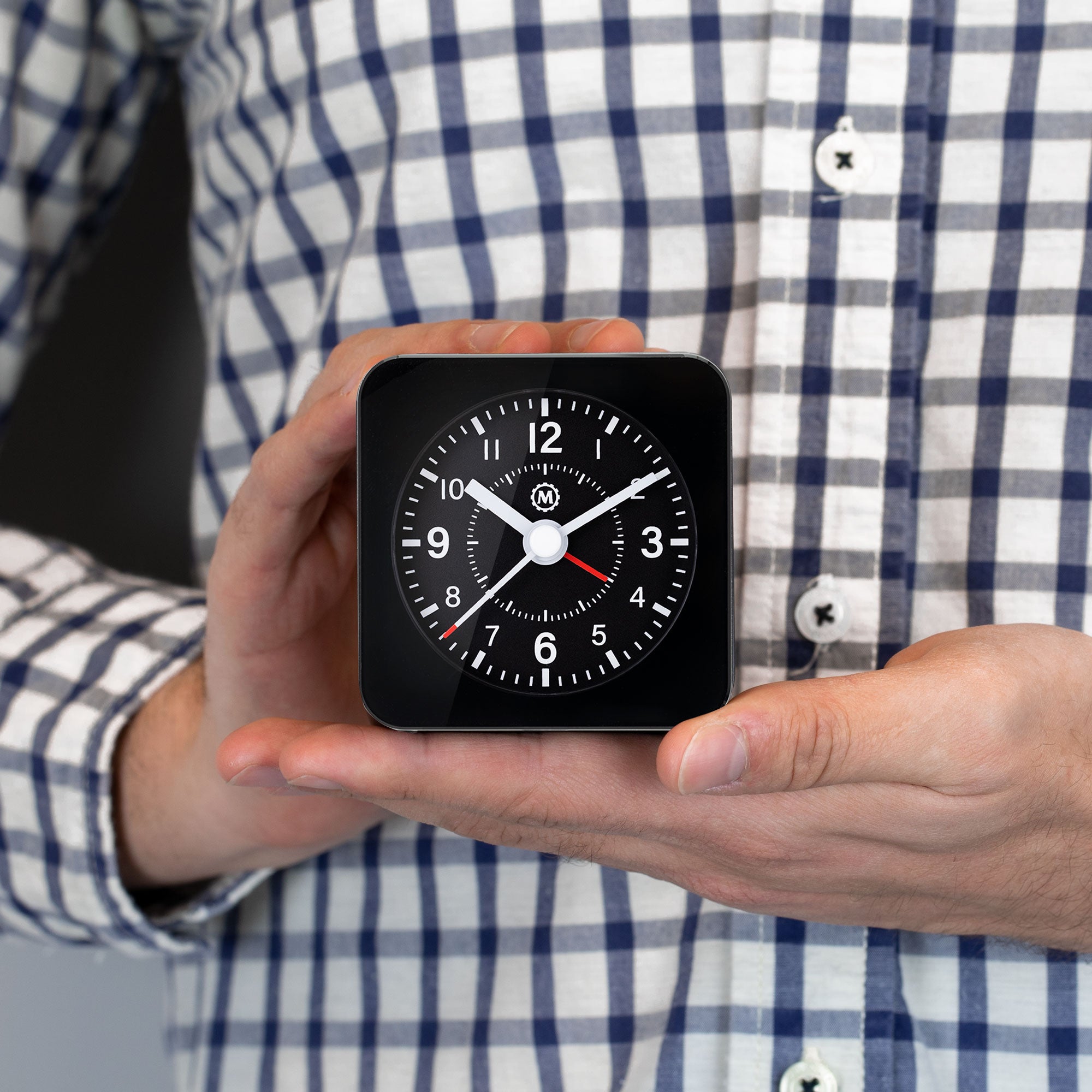 Mini Non-Ticking Analog Alarm Clock with Auto Backlight and Snooze Function