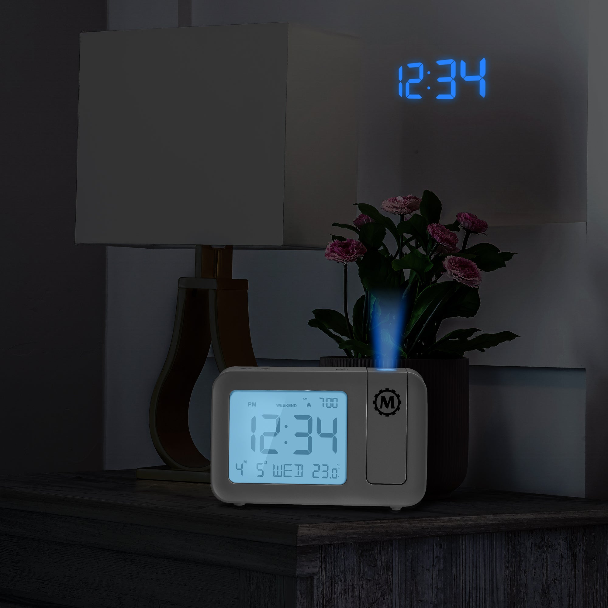 Reloj de proyección con pantalla grande y retroiluminación