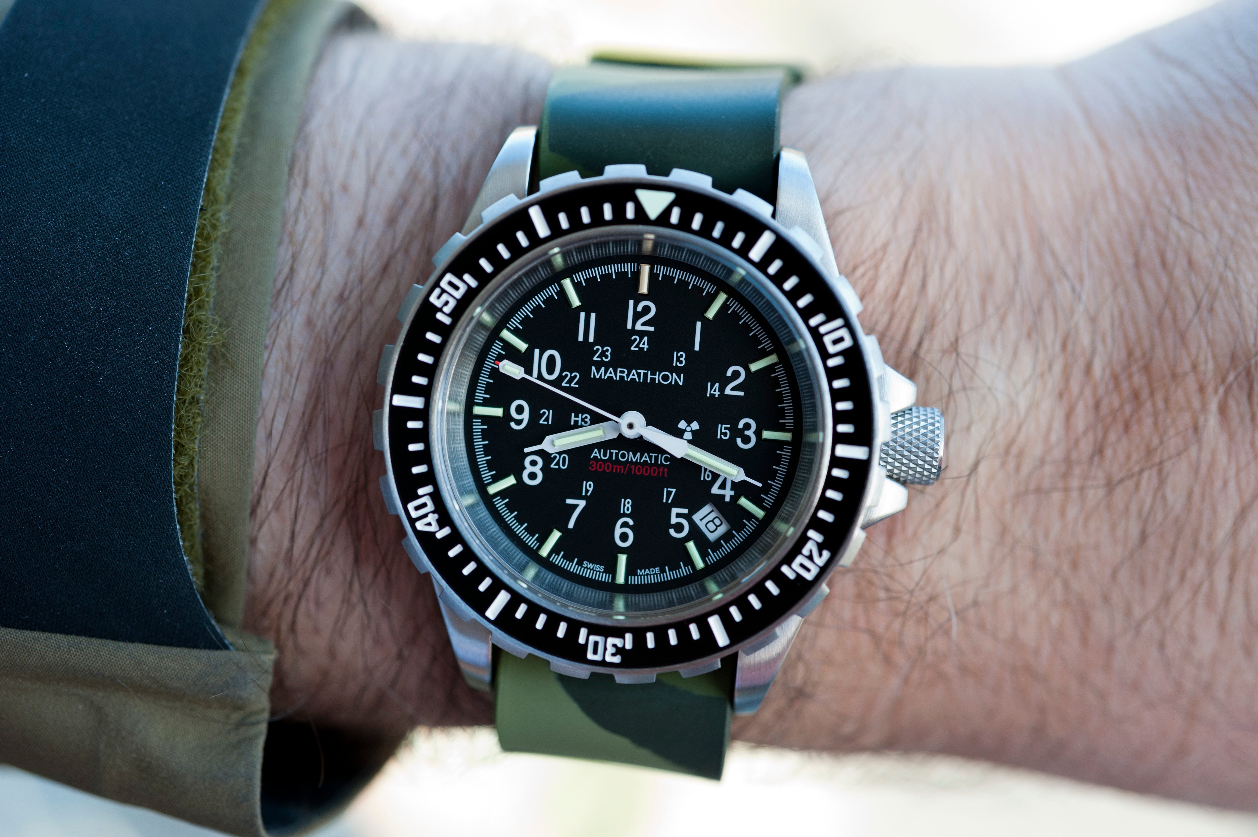 Bracelet en caoutchouc monobloc, camouflage vert, 20 mm image