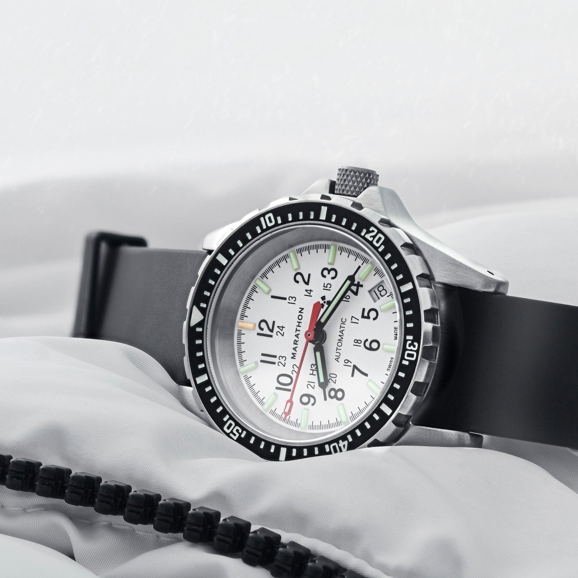 Single-Piece Rubber Strap, Black, 18mm image